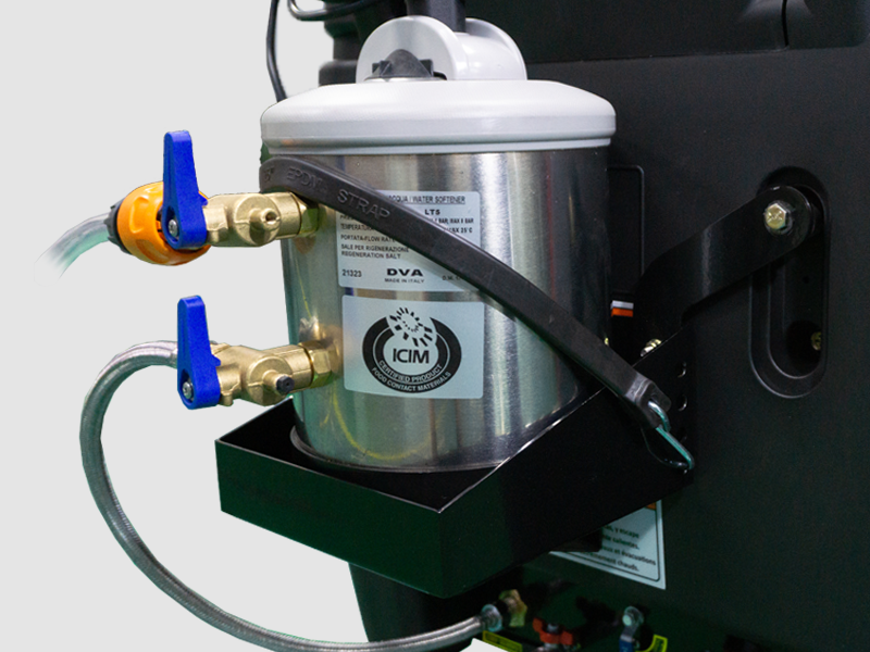 LT5 Kit for XDM/XEM: LT5 (85-56026, includes mounting bracket) + Feed Hose (12-22015)